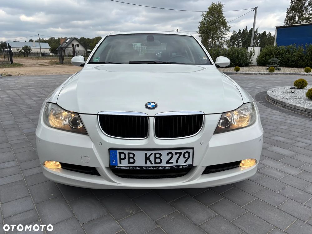 BMW Seria 3 320d - 25