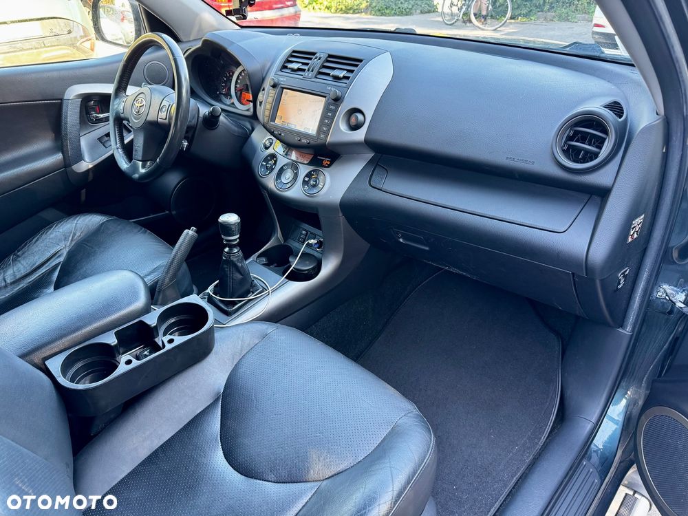 Toyota RAV4 2.2 D-4D X - 16