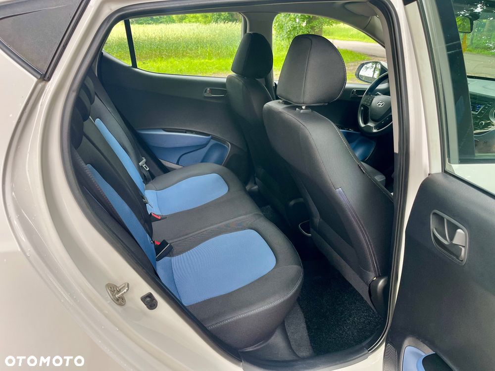 Hyundai i10 1.1 FIFA WM Edition - 10