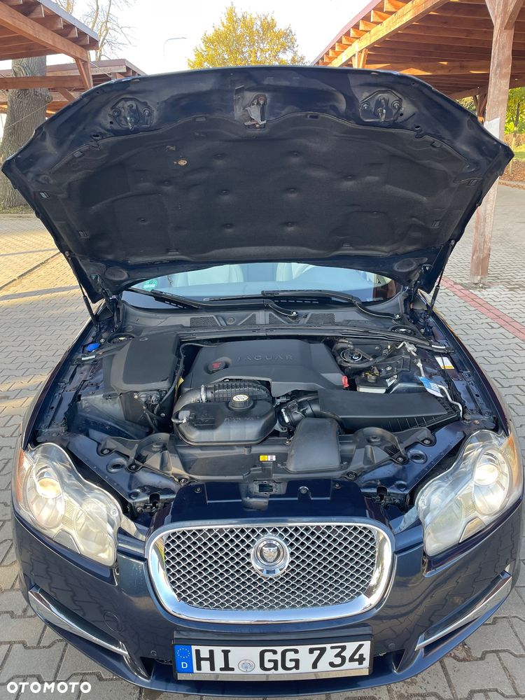 Jaguar XF 2.7 V6 D Premium Luxury - 32