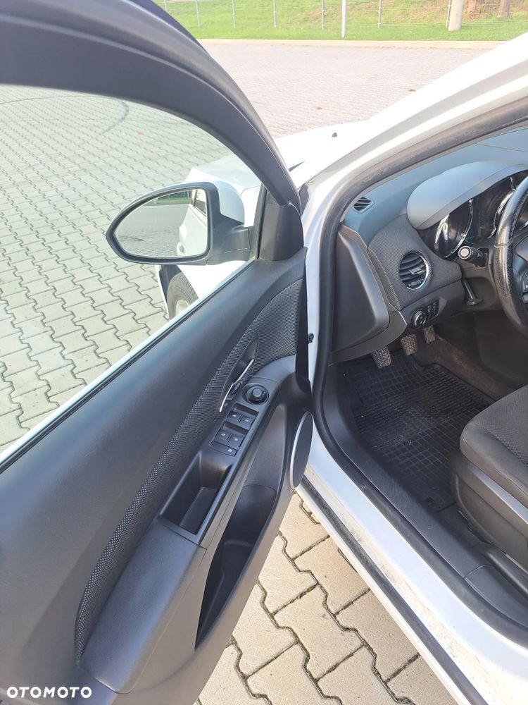 Chevrolet Cruze 1.7 D LT+ - 16