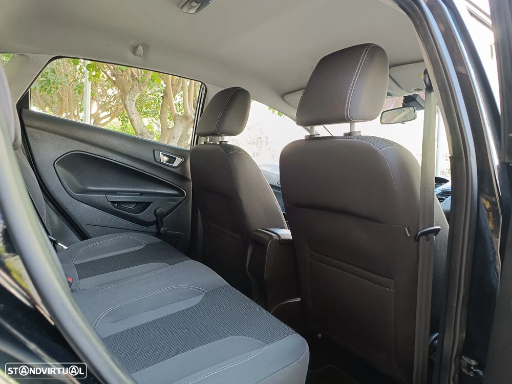 Ford Fiesta 1.5 TDCi Titanium - 28