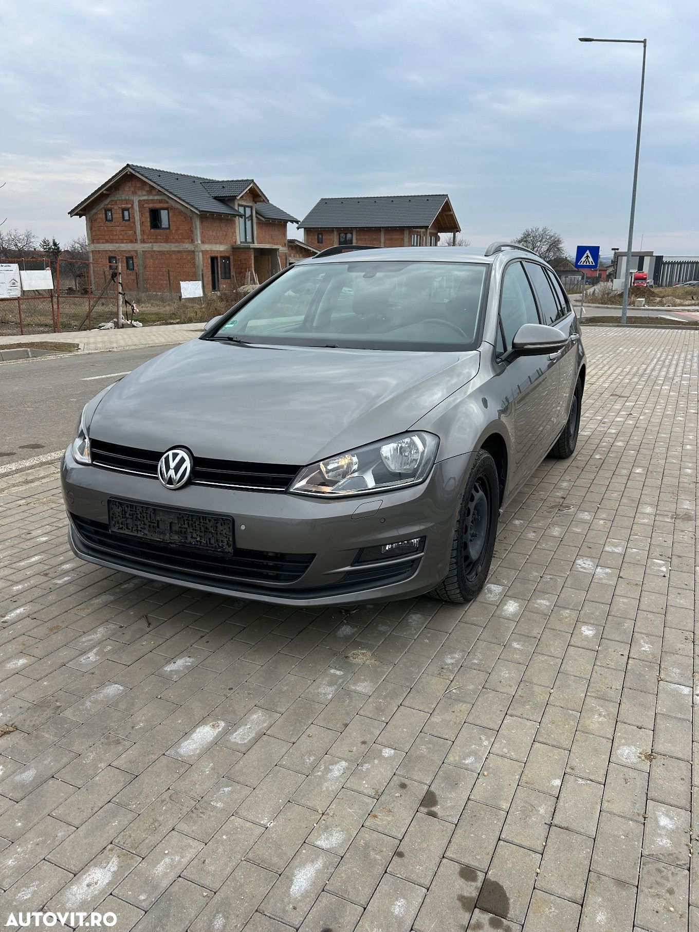 Volkswagen Golf 1.6 TDI DPF DSG BlueMotion Technology Comfortline - 1