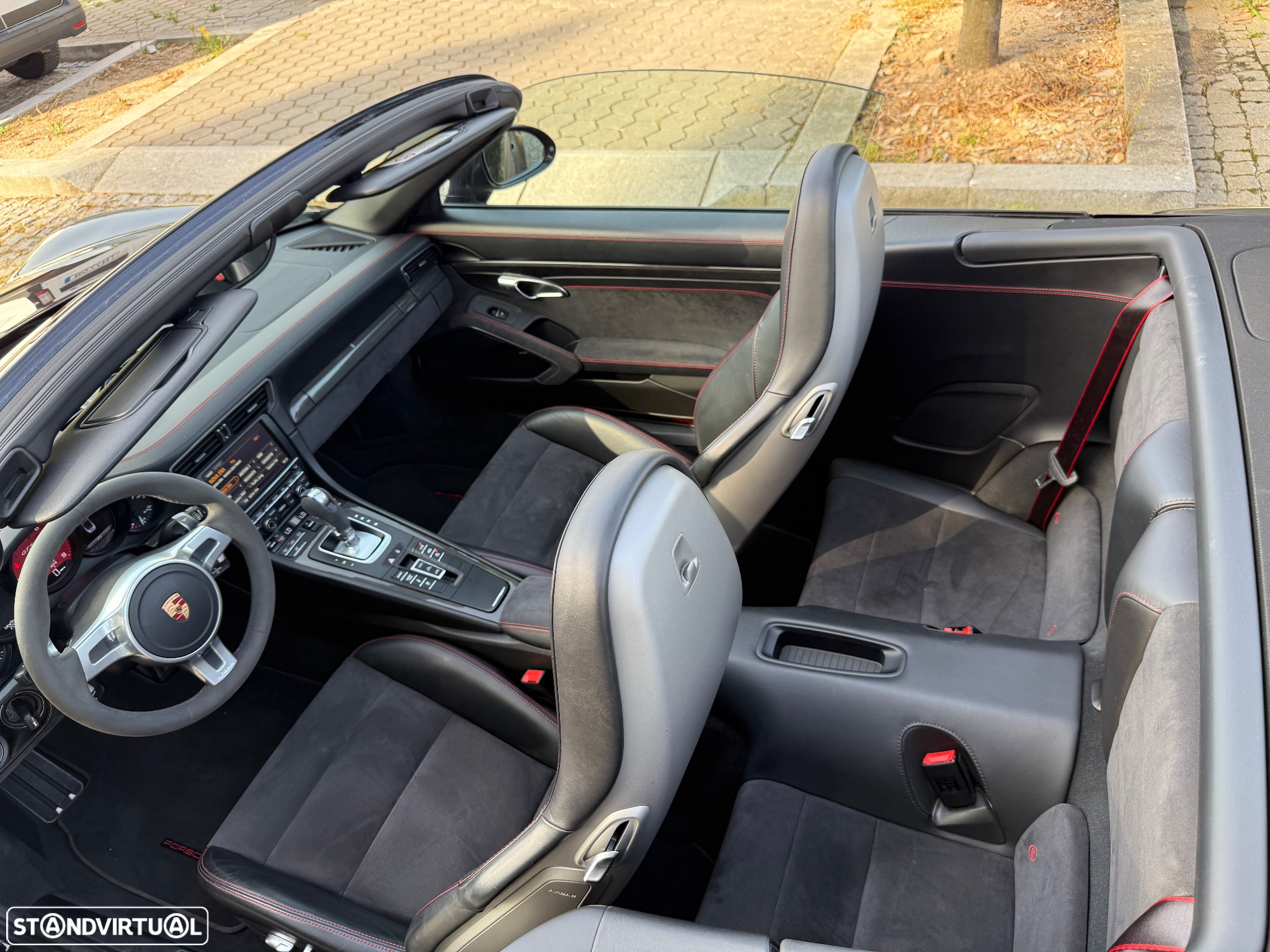 Porsche 911 (991) Carrera 4 GTS PDK - 30