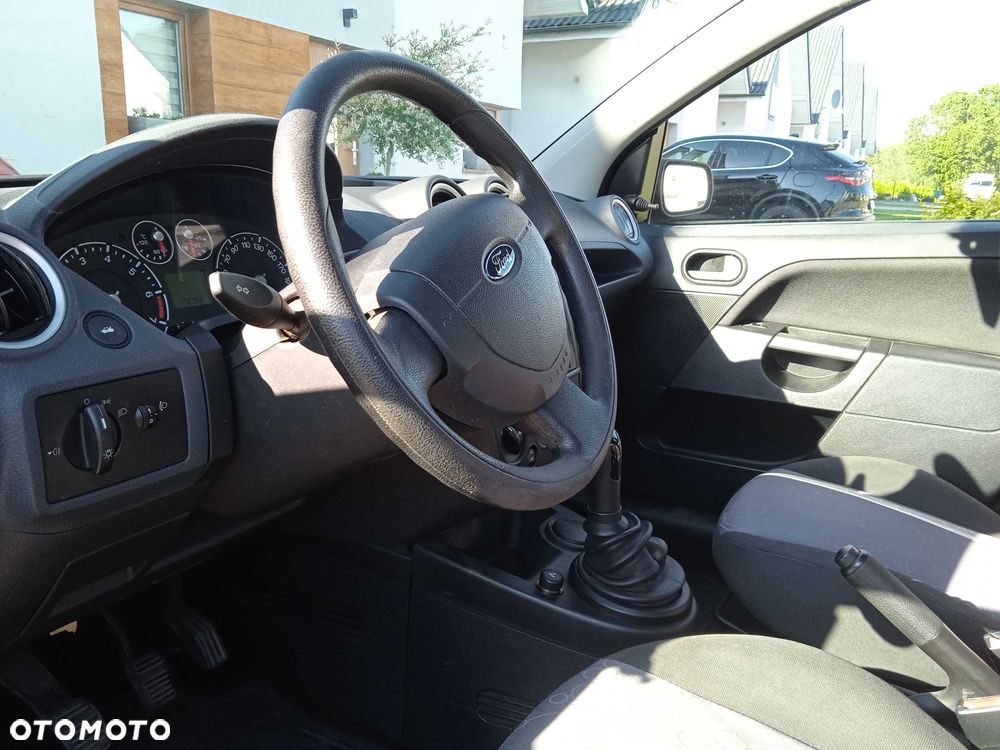 Ford Fiesta - 7