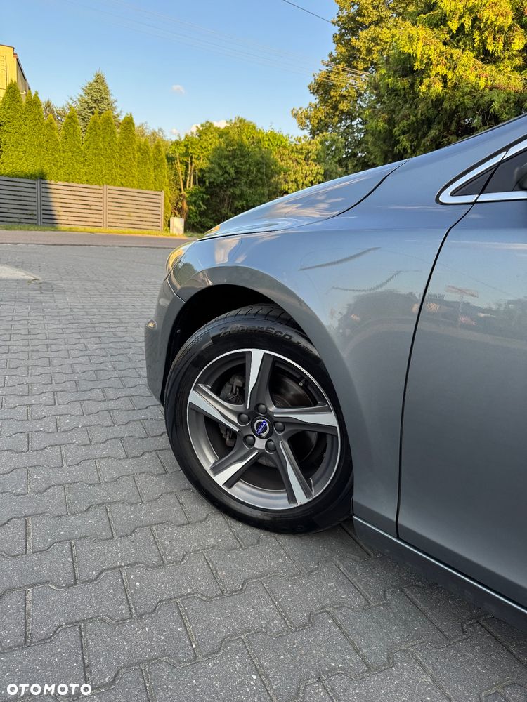 Volvo V40 D2 Drive-E R-Design Momentum - 8