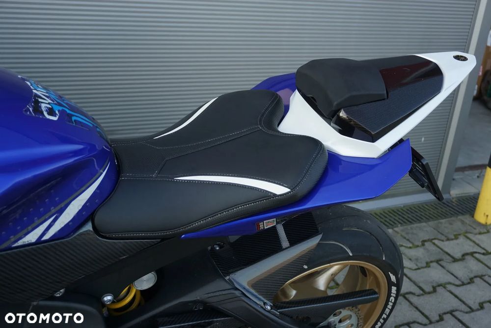 Yamaha YZF - 19