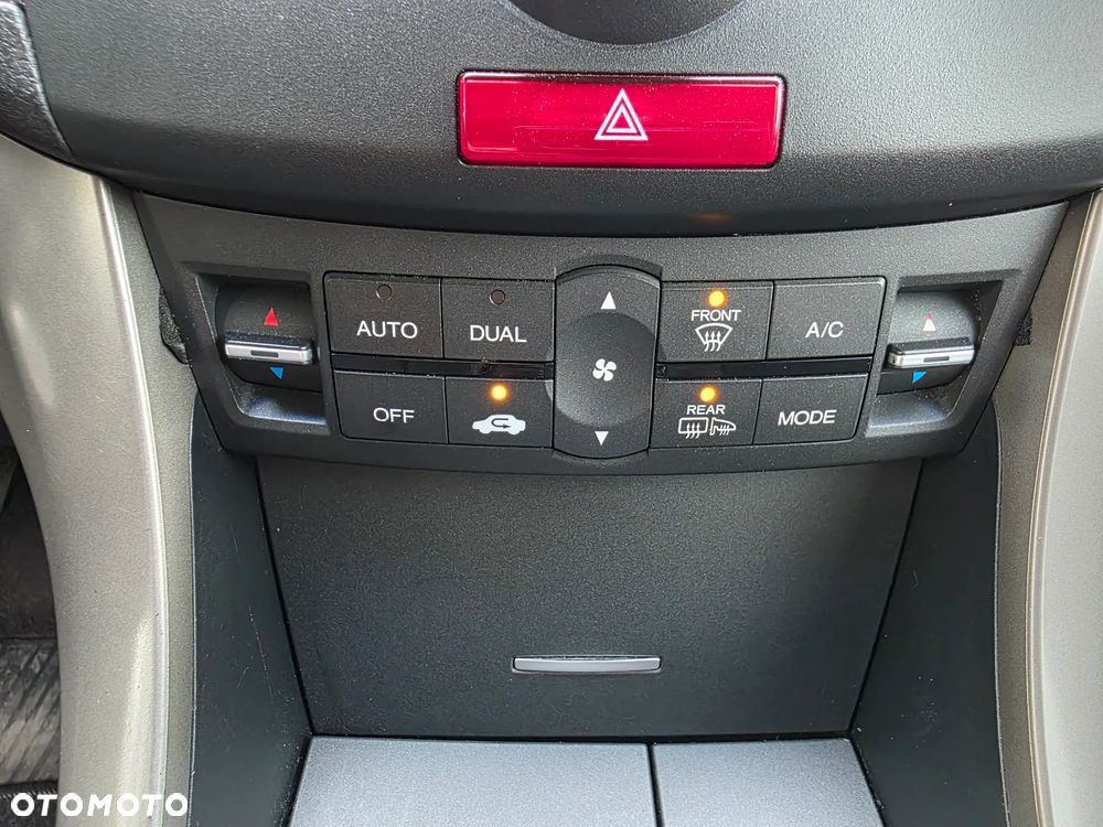 Honda Accord 2.0 Elegance - 37