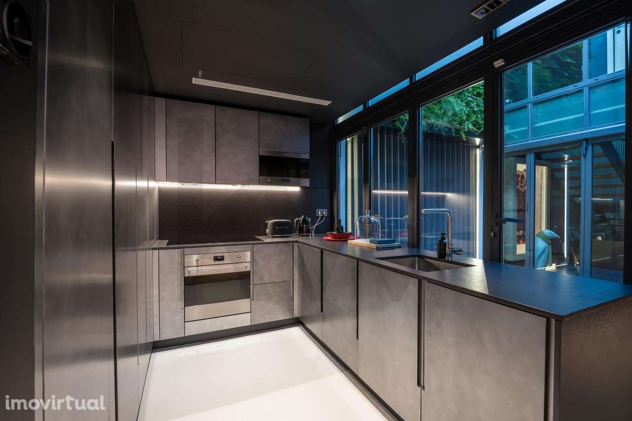 Elegante Duplex T3 Mobilado com Garagem e Arrecadação em Belém - Grande imagem: 4/32