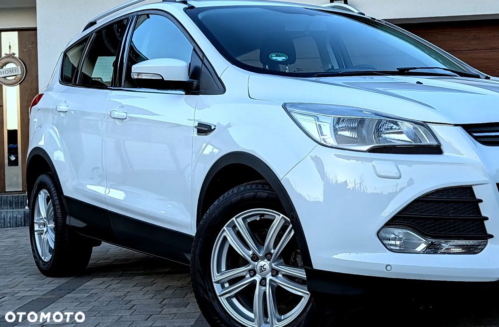 Ford Kuga 1.6 EcoBoost 2x4 Titanium - 24