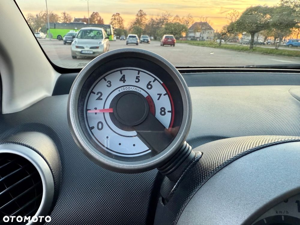 Peugeot 107 1.0 Trendy 2-Tronic - 25