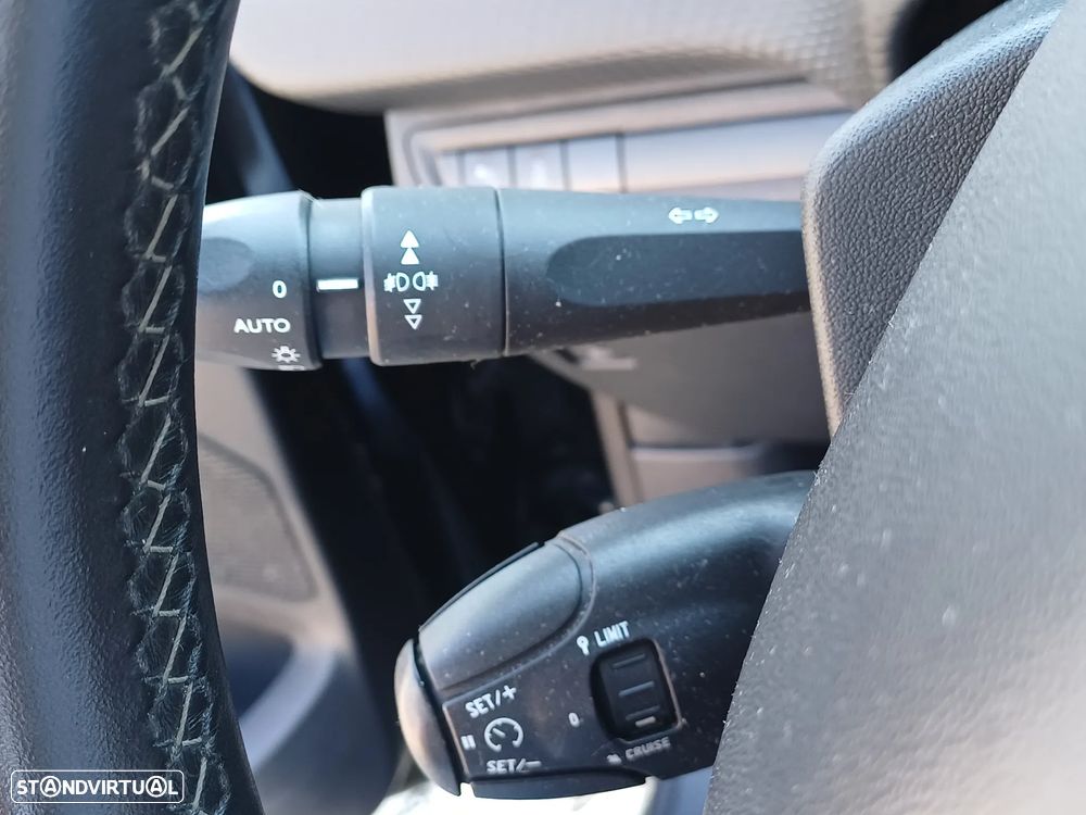 Peugeot 208 1.6 BlueHDi Style - 21