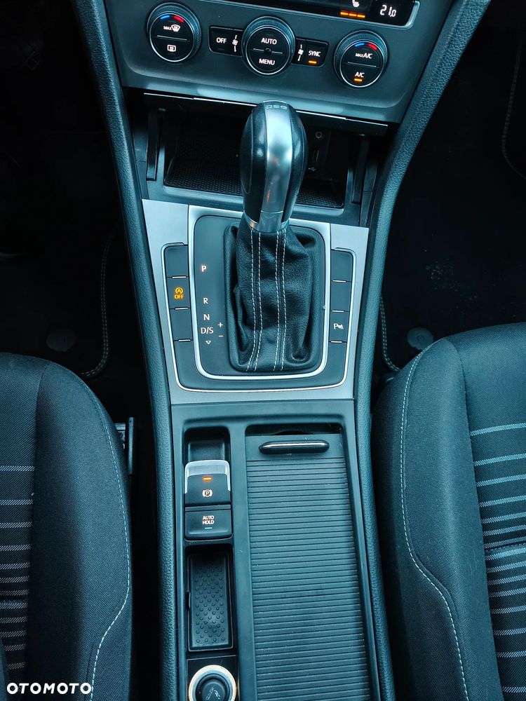Volkswagen Golf - 14