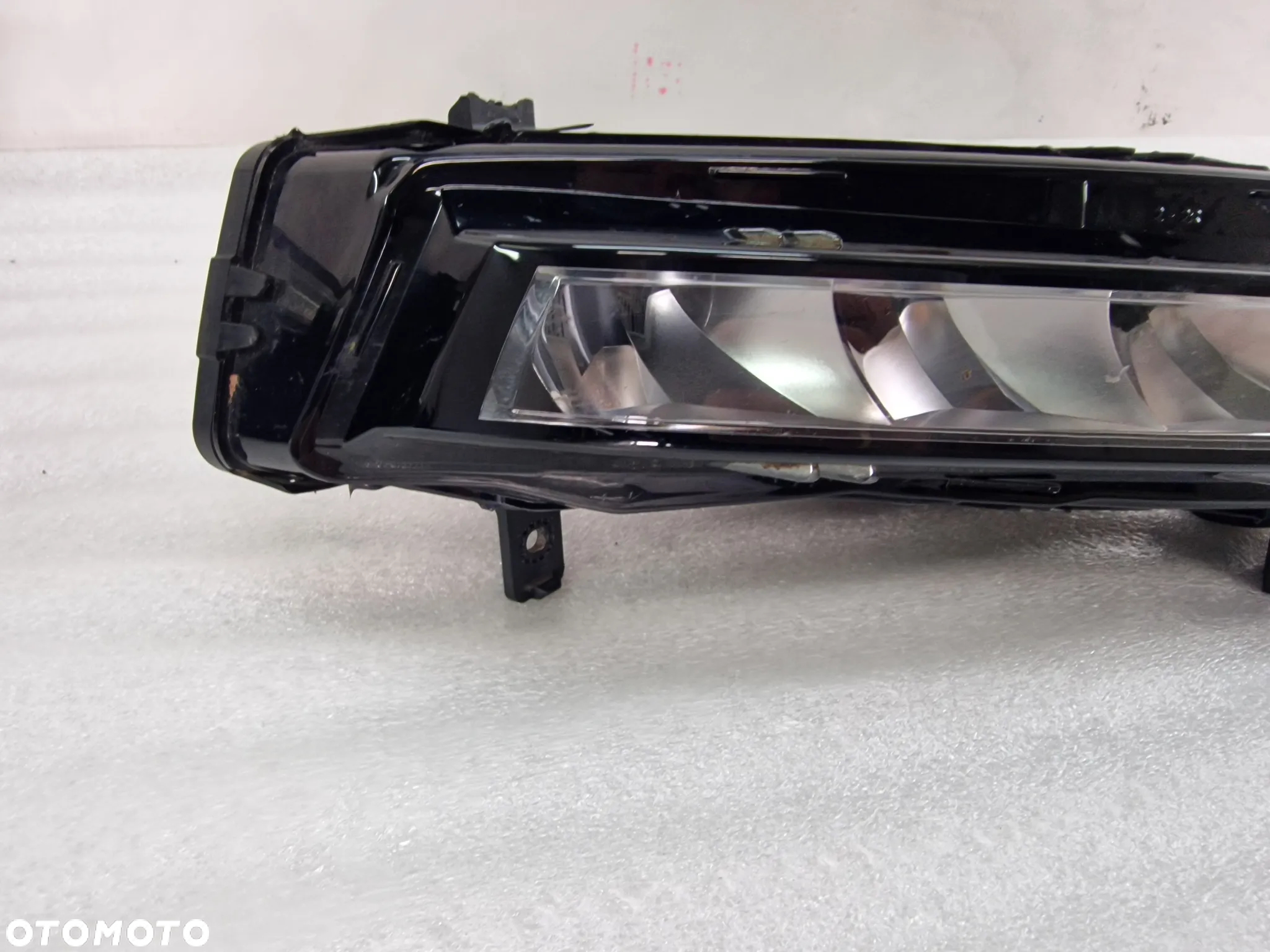 SKODA SUPERB 3 III LIFT 18- PRAWY HALOGEN LED / DRL , NR 3V0941700B , NR AUKCJI H253 - 2