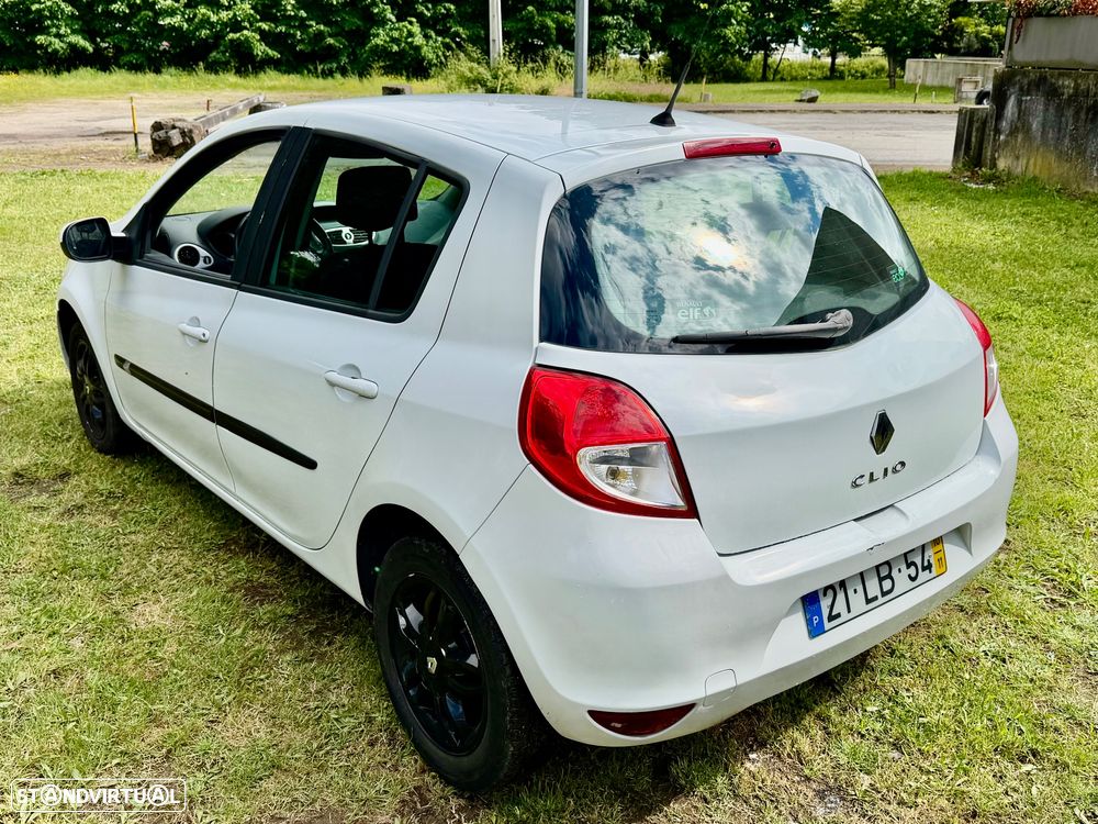 Renault Clio 1.5 dCi Dynamique S - 26