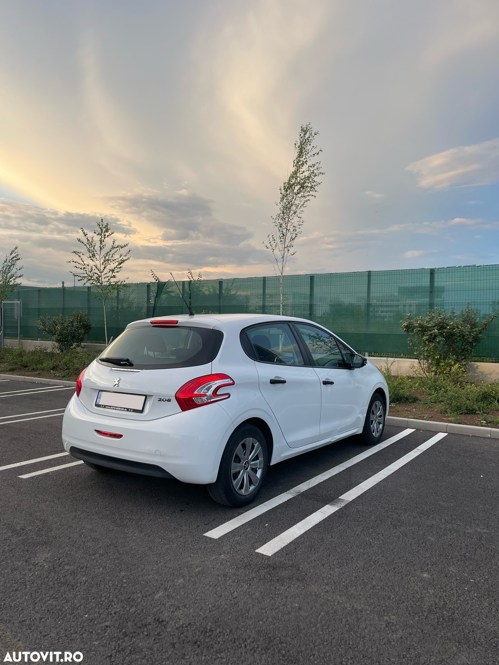 Peugeot 208 - 12
