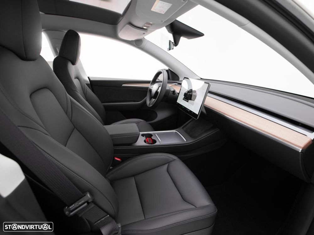 Tesla Model Y Performance Dual Motor AWD - 10