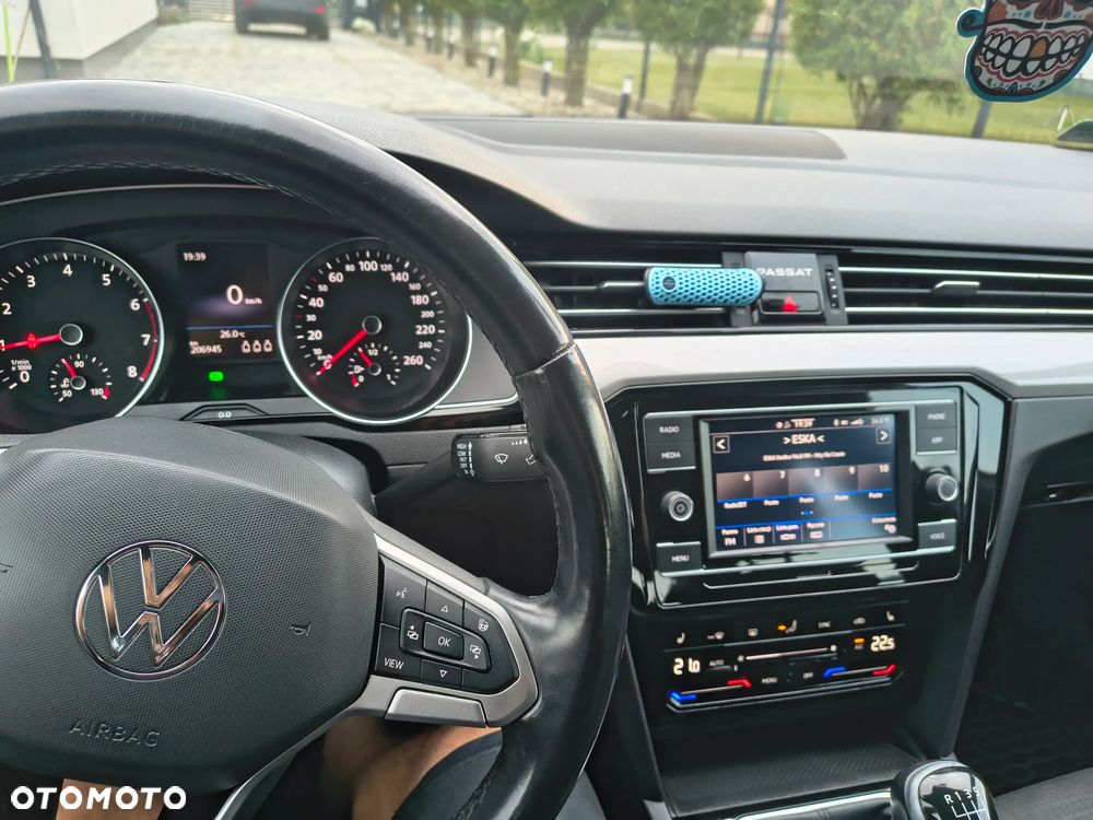 Volkswagen Passat - 6