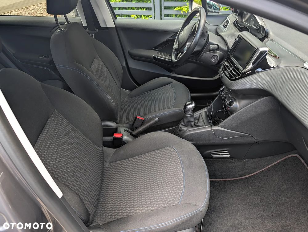 Peugeot 208 PureTech 82 Start & Stop Allure - 8
