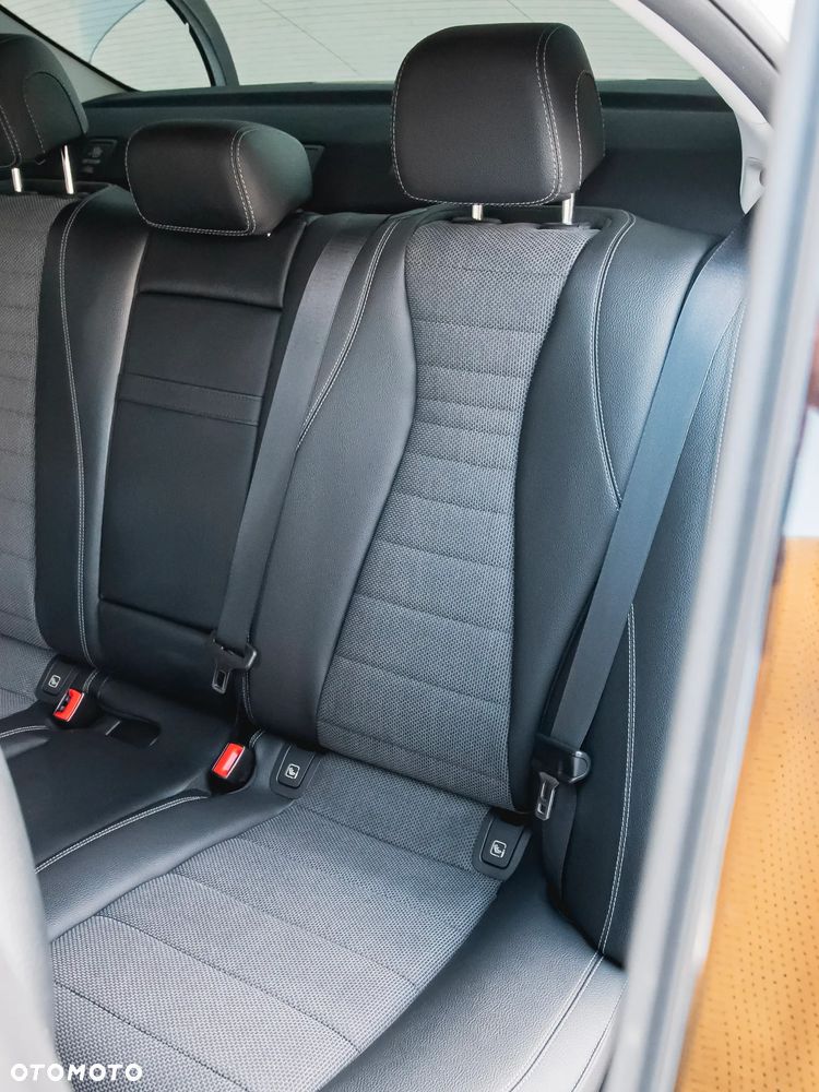 Mercedes-Benz Klasa E - 33