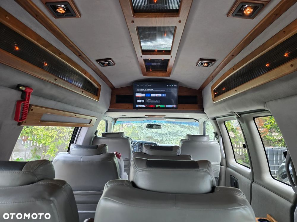 Chevrolet Express - 21
