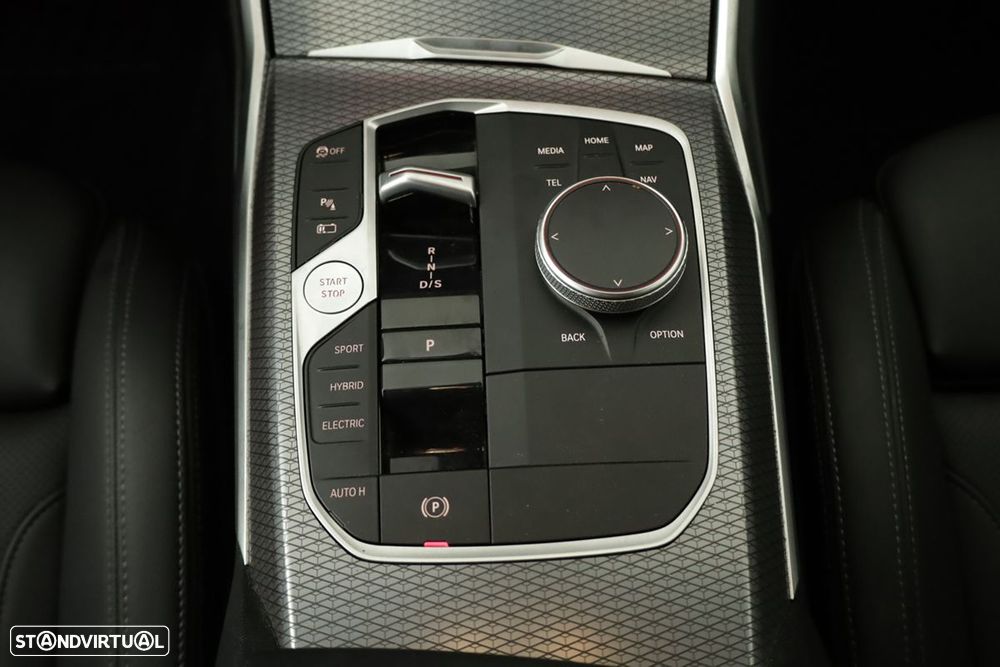 BMW 330 e Edição Desportiva M Auto - 14
