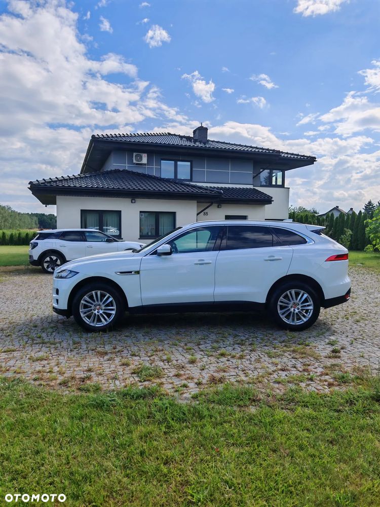 Jaguar F-Pace ver-2-0-i4d-awd-prestige - 2
