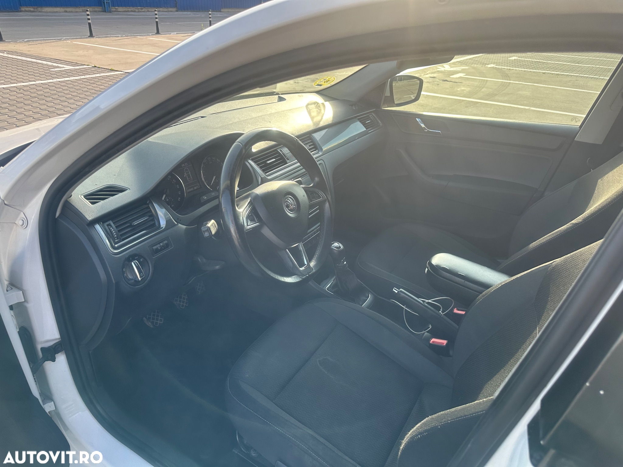 Skoda RAPID 1.6 TDI Active - 9
