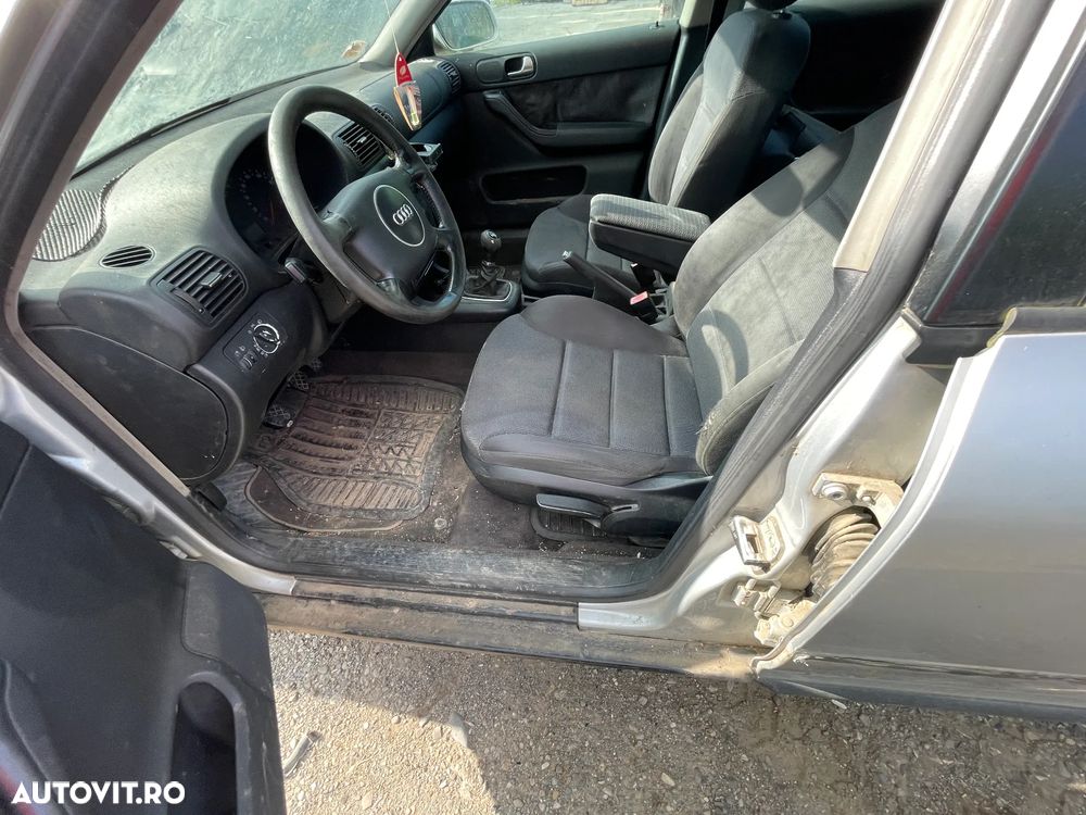 Dezmembrez Audi A3 1.6 benzina BFQ 75kW 102CP Gri an 2003 - 5