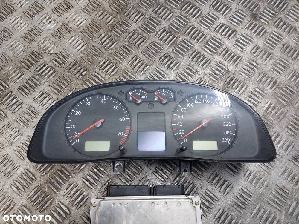 ZESTAW STARTOWY STEROWNIK PASSAT B5 1.8 20V 8D0906018R 4B0905851A 3B0920822 - 6