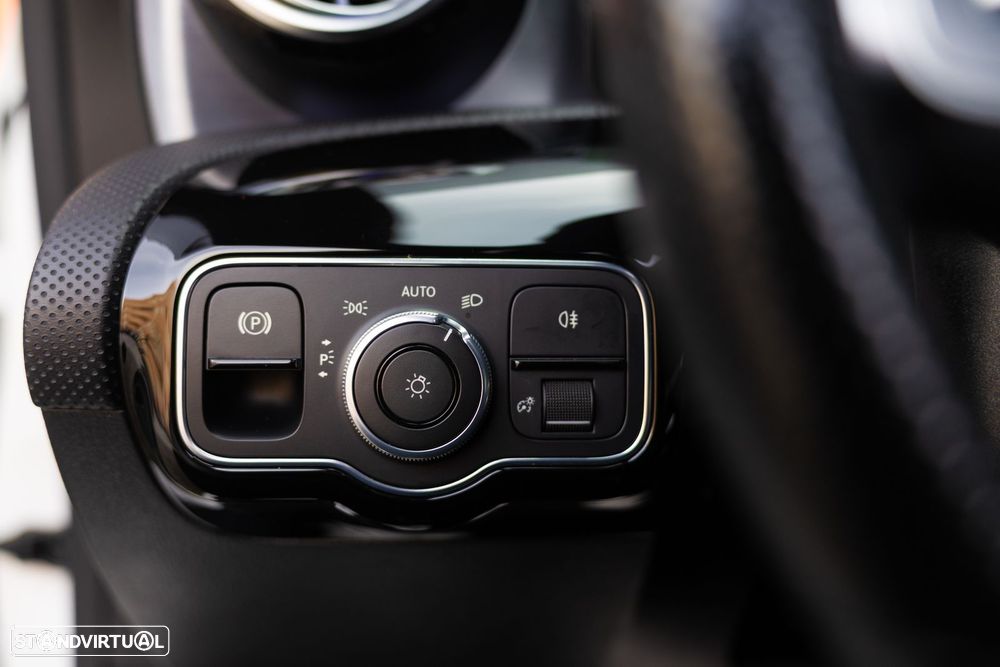 Mercedes-Benz CLA 220 d Shooting Brake AMG Line Aut. - 24