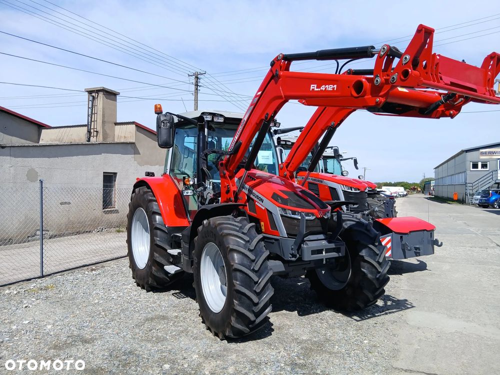 Massey Ferguson 5S.105 Dyna-6 z ładowaczem czołowym FL.4121 - 3