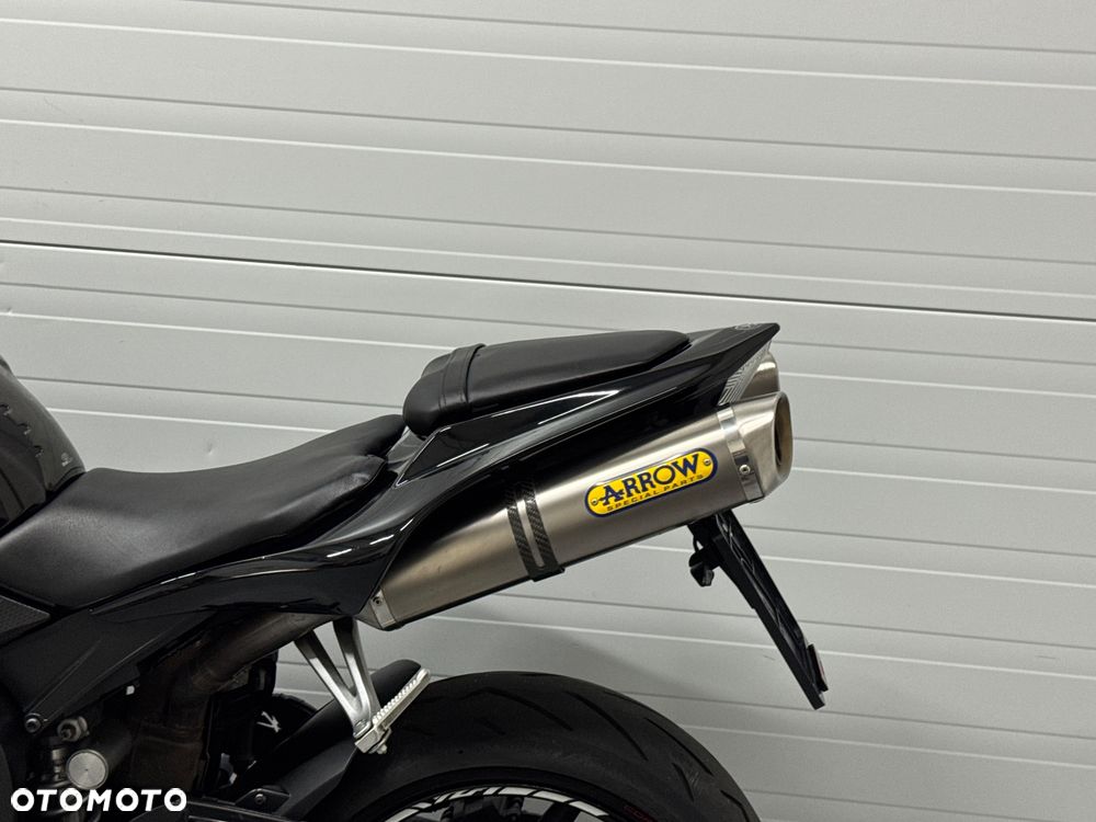 Yamaha R1 - 21