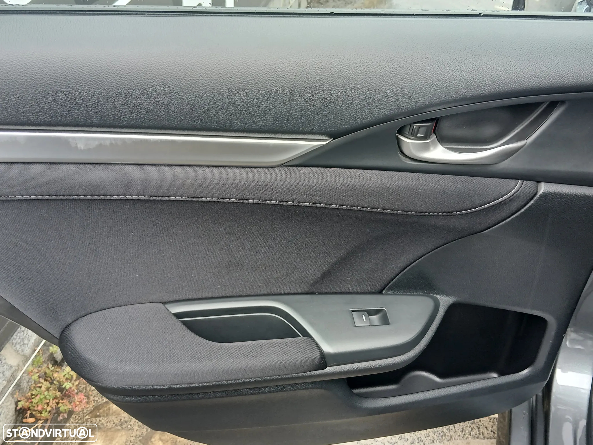 Honda Civic 1.5 i-VTEC Sport - 28