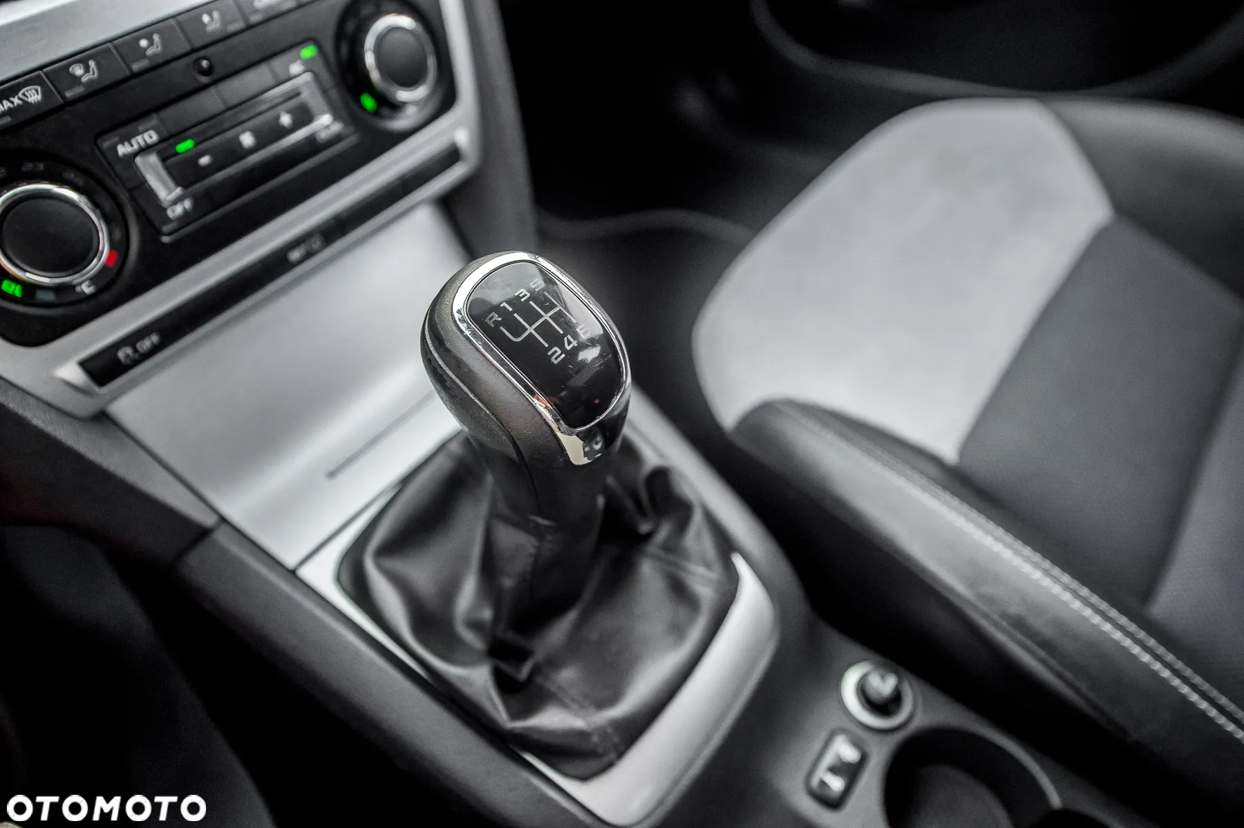 Skoda Octavia Combi 2.0 TSI RS - 34