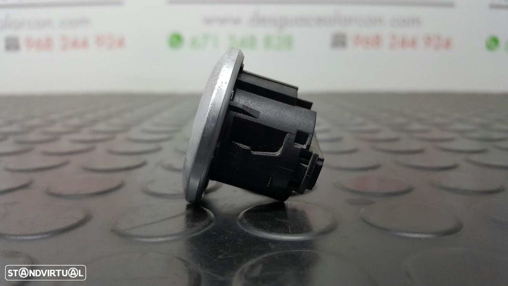 INSERIR INTERRUPTOR DE PARADA BMW SERIE 1 BERLINA (E81/E87) 118D - 4