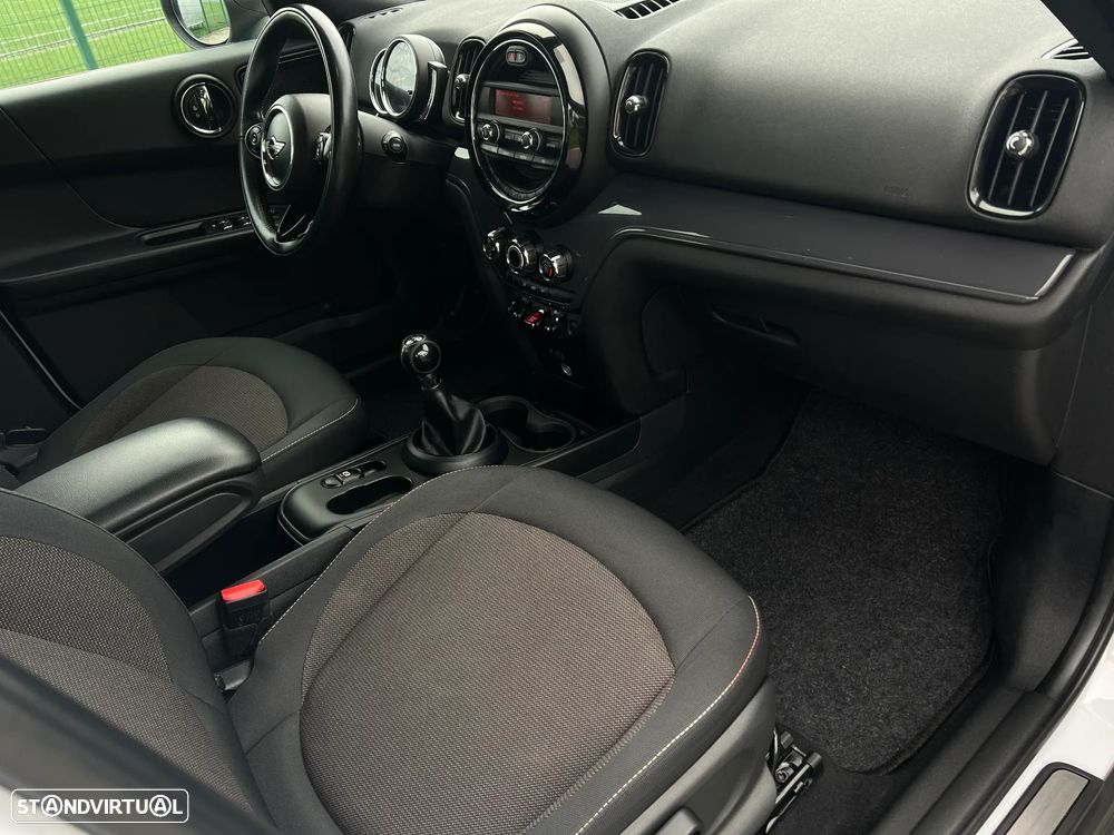 MINI Countryman One D Classic - 24