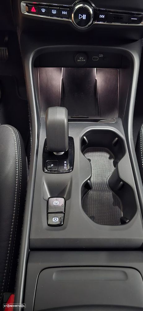 Volvo XC 40 2.0 B3 Essential - 17