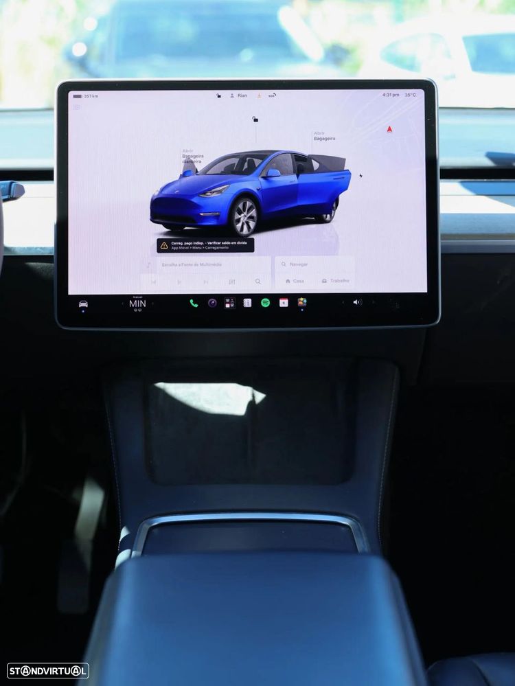 Tesla Model Y Standard RWD - 10
