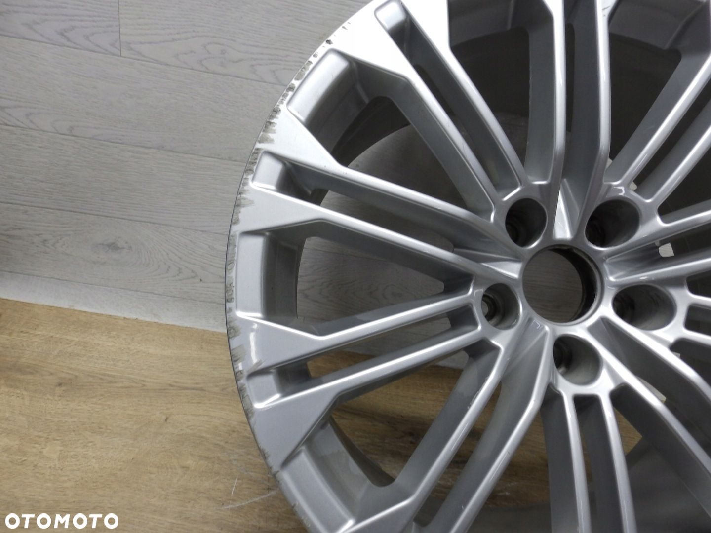 Felga Audi A4 B9 8W0 E8.5Jx18H2 Et29 5x112 - 5