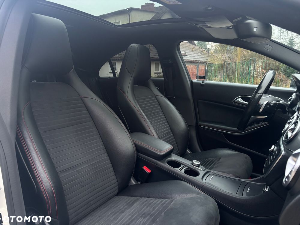 Mercedes-Benz CLA 200 7G-DCT AMG Line - 24