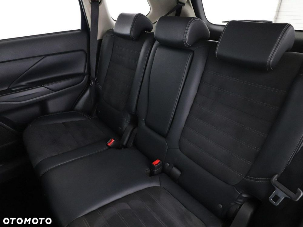 Mitsubishi Outlander 2.0 2WD CVT Diamant+ - 17