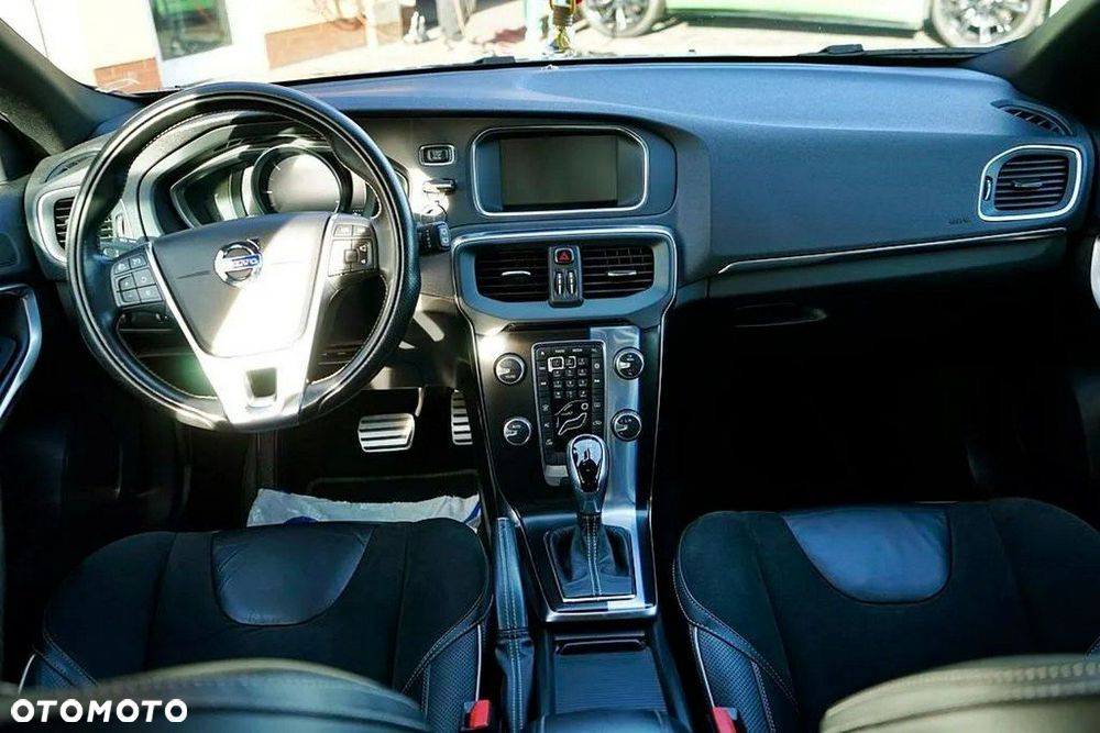 Volvo V40 D2 Base - 18