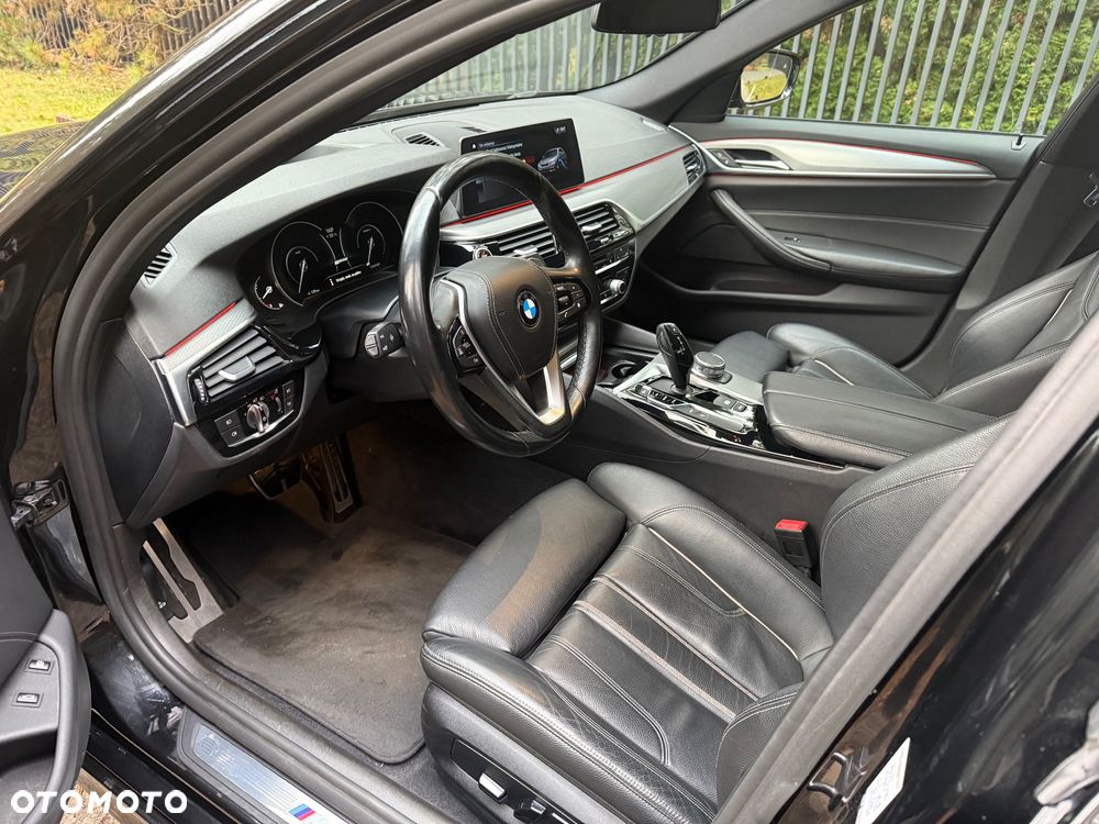 BMW Seria 5 530e iPerformance M Sport sport - 19