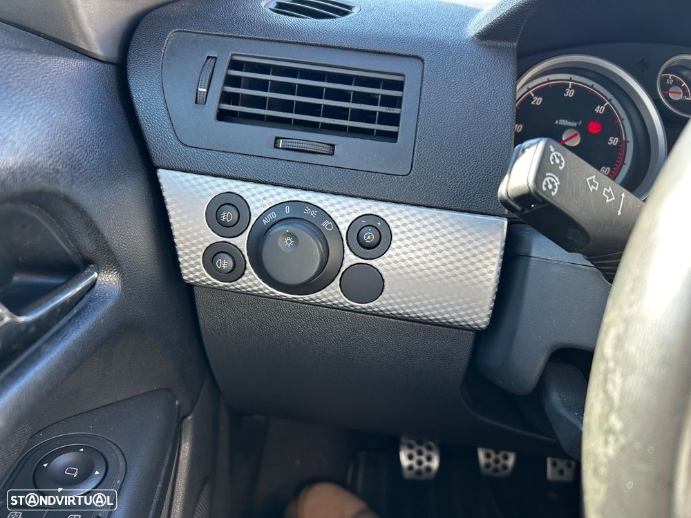 Opel Astra GTC 1.3 CDTI - 8