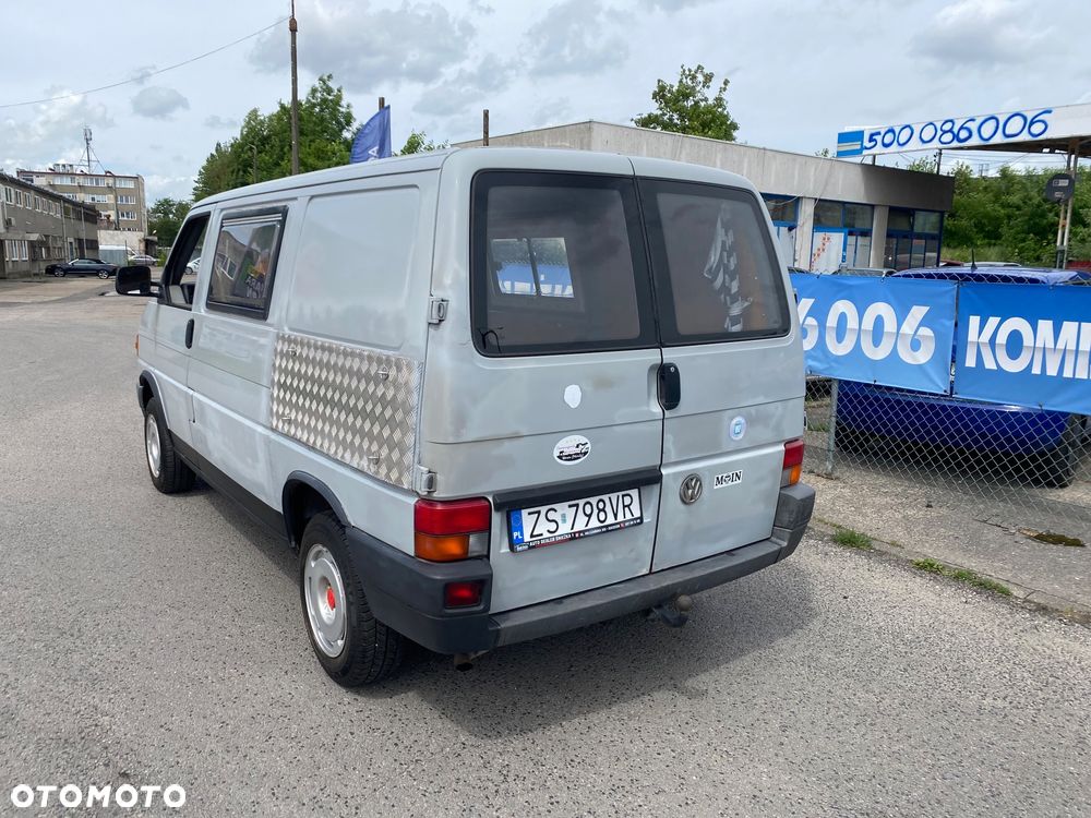 Volkswagen Caravelle - 32