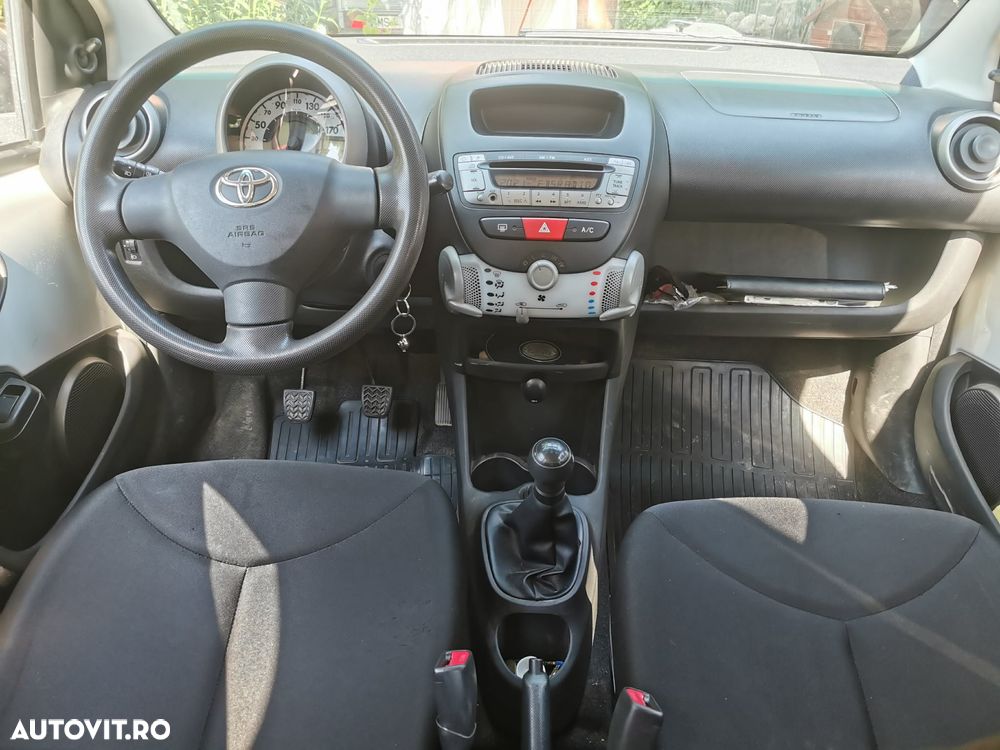 Toyota Aygo - 10
