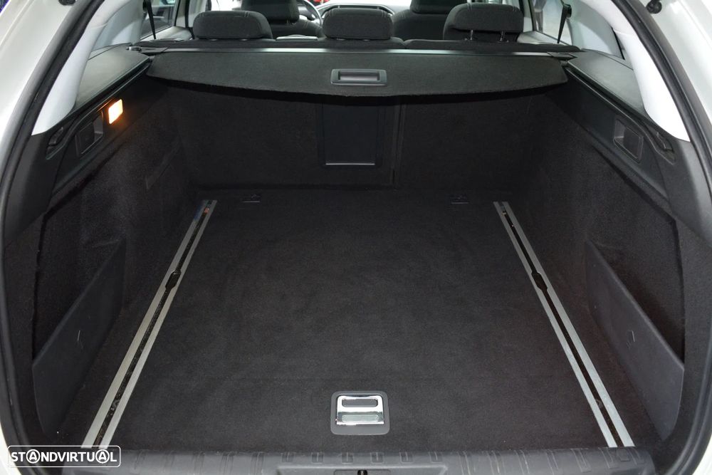 Peugeot 308 SW 1.2 PureTech Allure J17 - 15