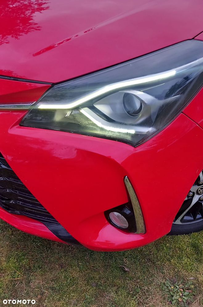 Toyota Yaris Hybrid 100 Premium - 6