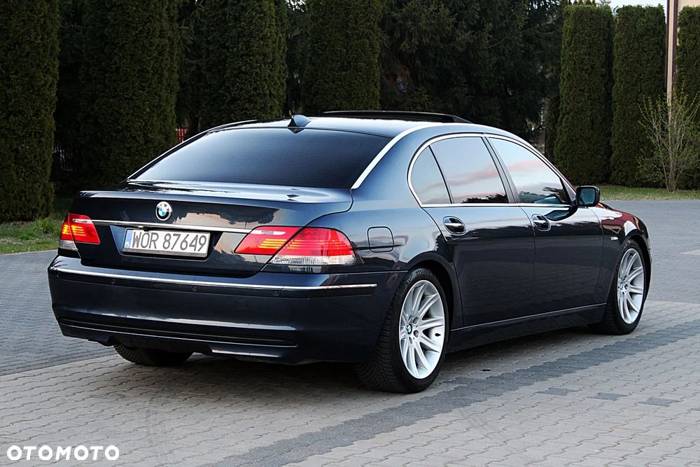 BMW Seria 7 750Li - 12